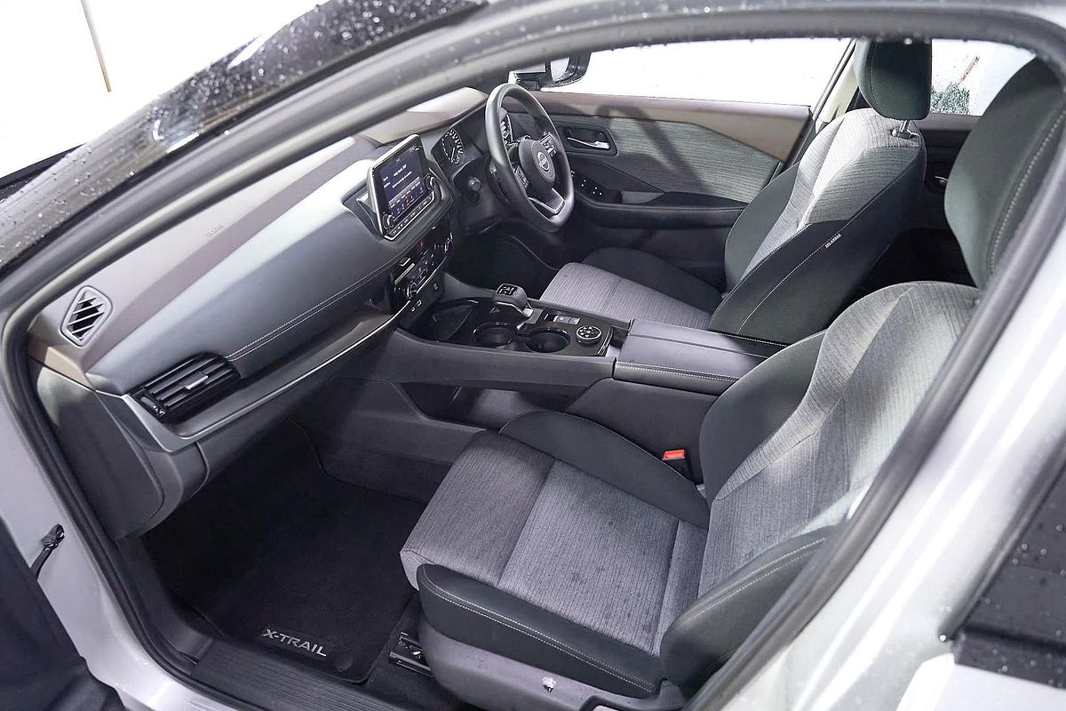 2025 Nissan X-TRAIL ST T33