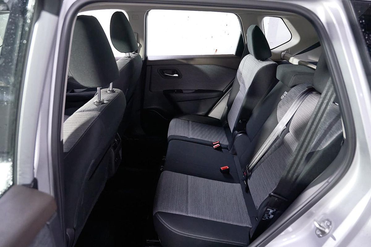2025 Nissan X-TRAIL ST T33
