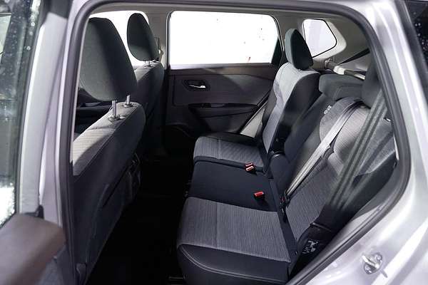 2025 Nissan X-TRAIL ST T33