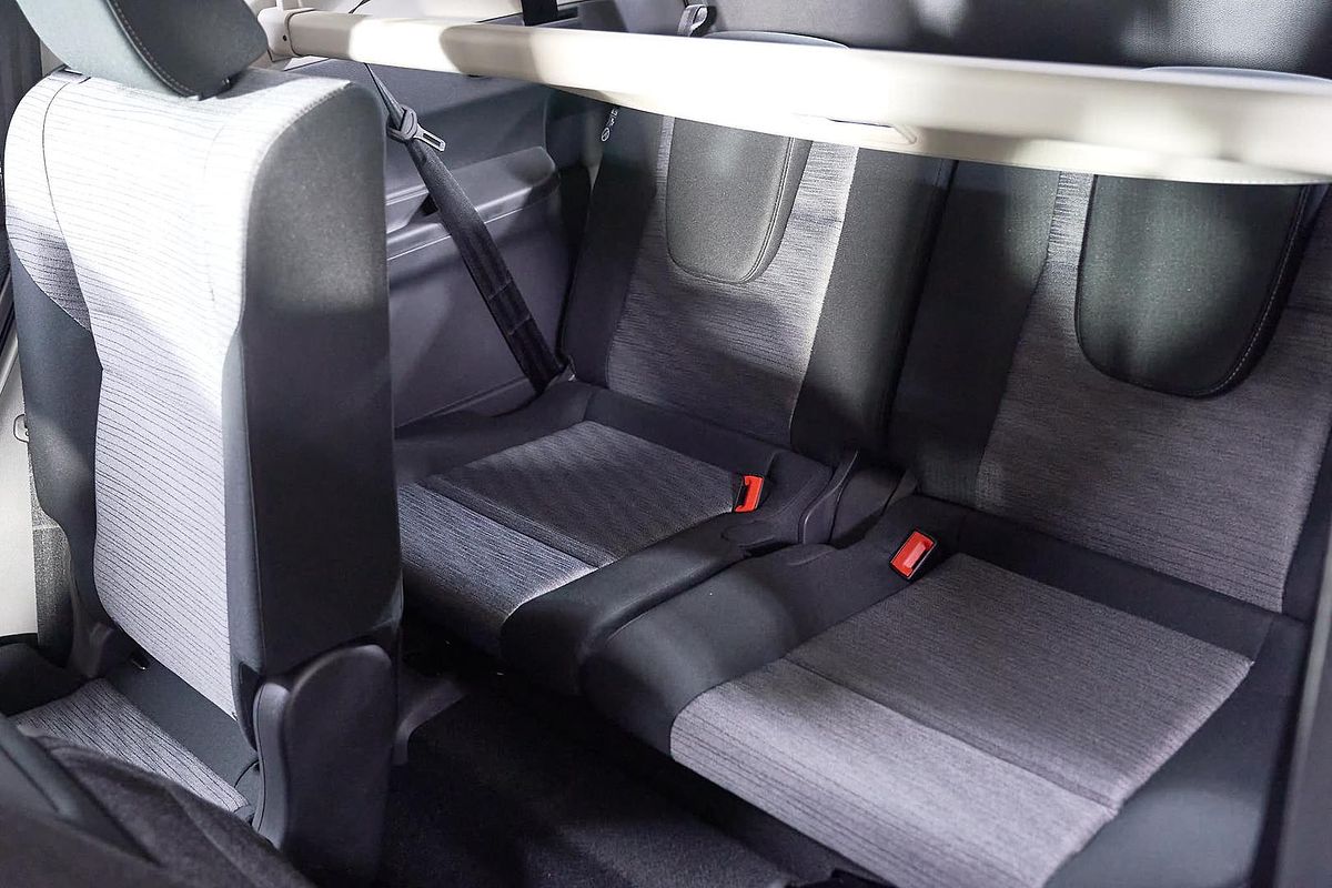 2025 Nissan X-TRAIL ST T33