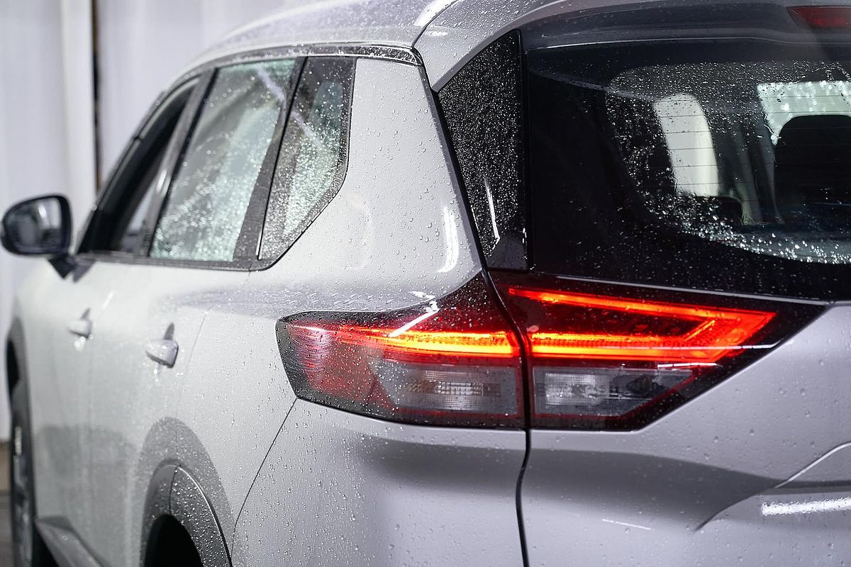 2025 Nissan X-TRAIL ST T33