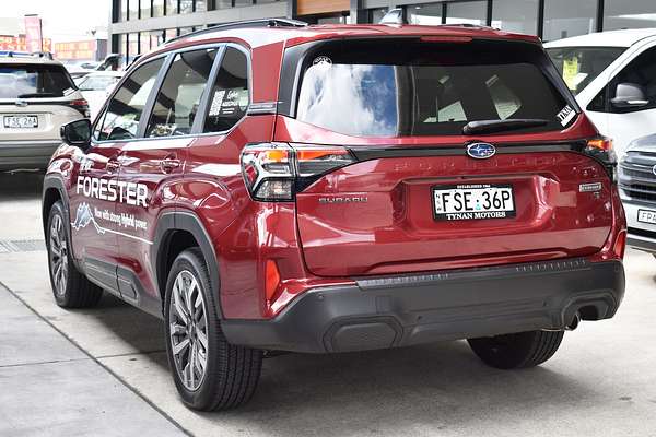 2025 Subaru Forester Hybrid Touring S6