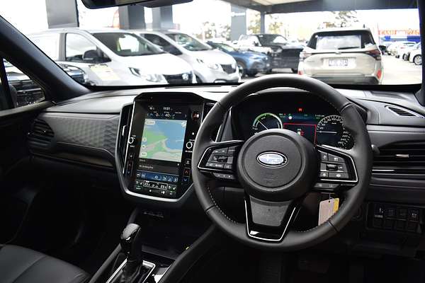 2025 Subaru Forester Hybrid Touring S6