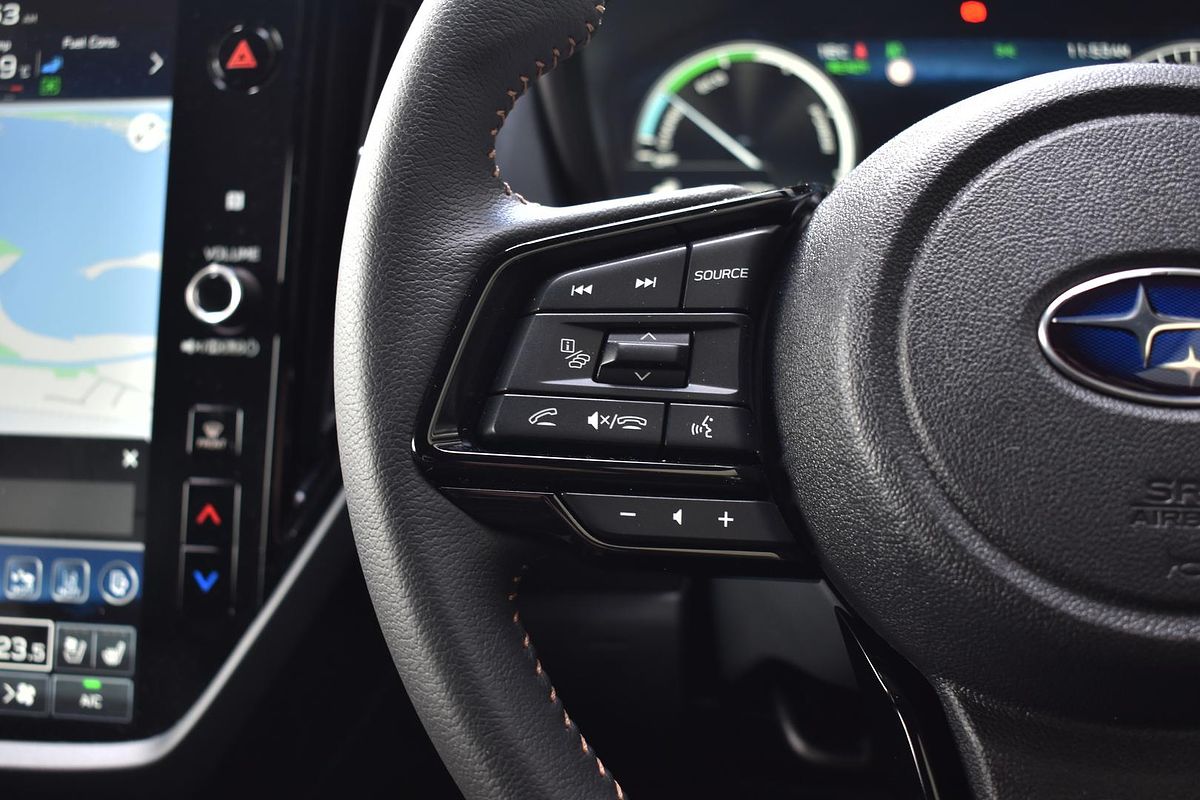 2025 Subaru Forester Hybrid Touring S6