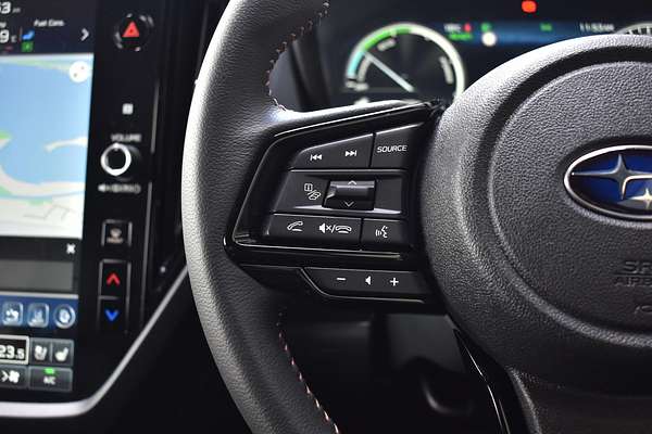 2025 Subaru Forester Hybrid Touring S6