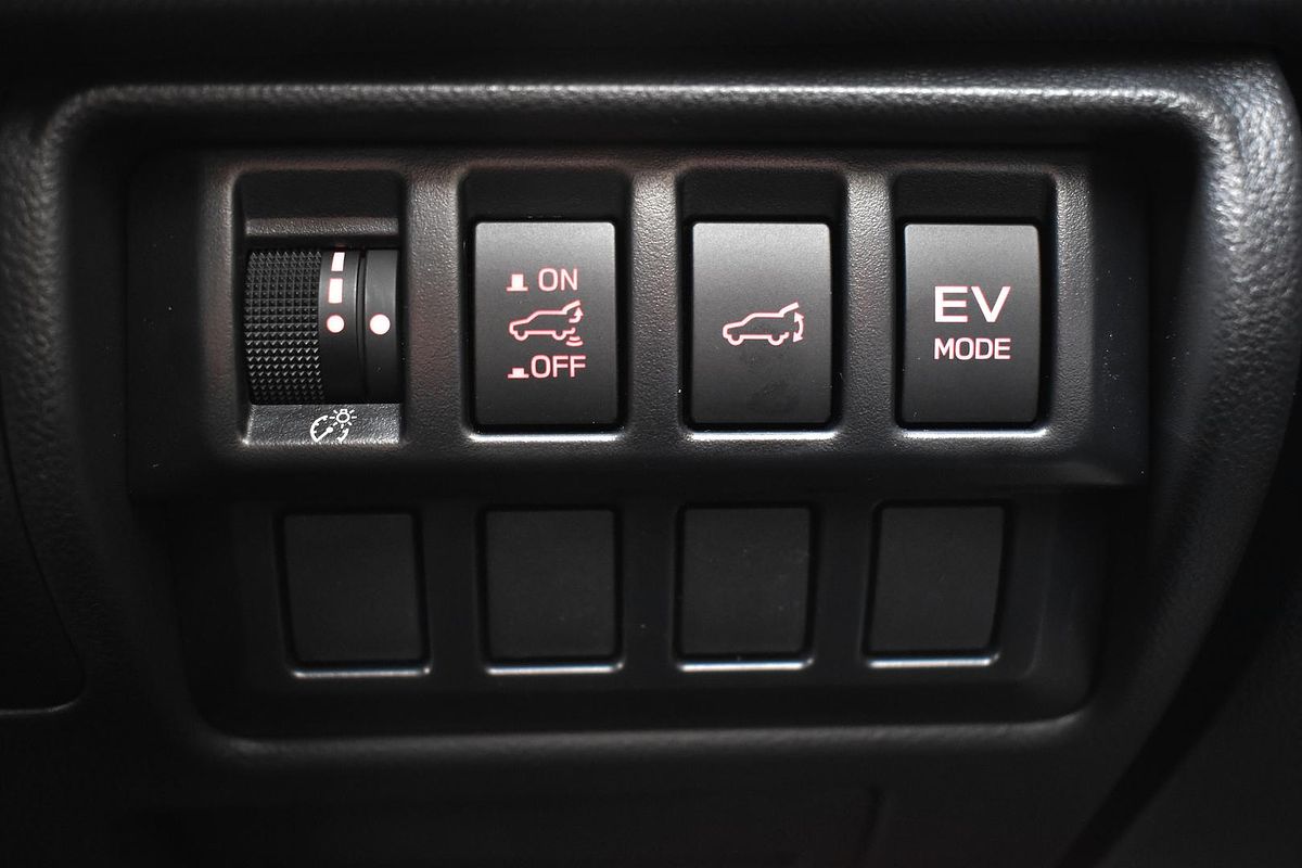 2025 Subaru Forester Hybrid Touring S6