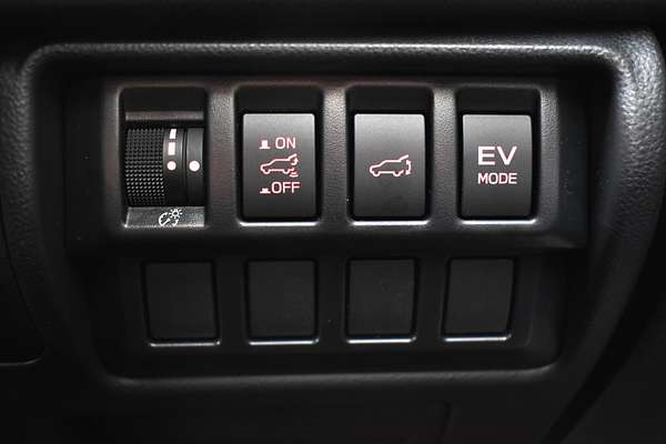 2025 Subaru Forester Hybrid Touring S6