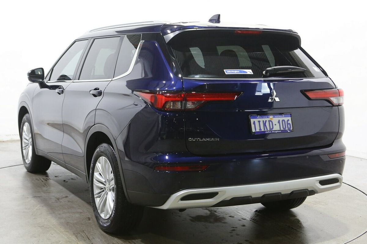 2024 Mitsubishi Outlander LS ZM