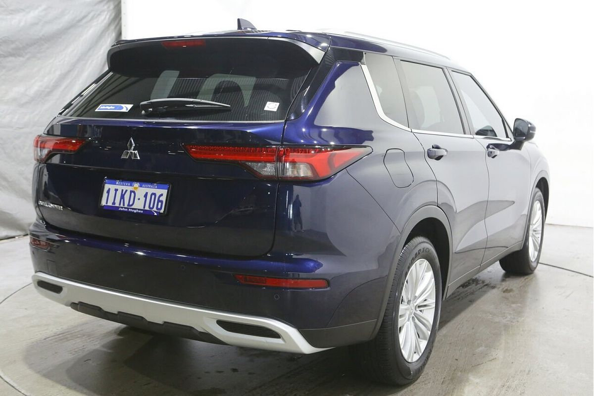 2024 Mitsubishi Outlander LS ZM