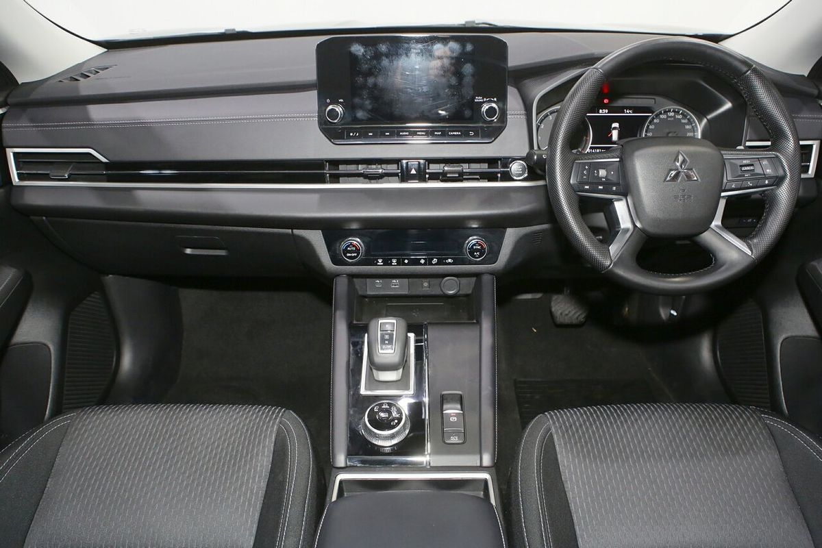 2024 Mitsubishi Outlander LS ZM