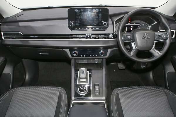 2024 Mitsubishi Outlander LS ZM