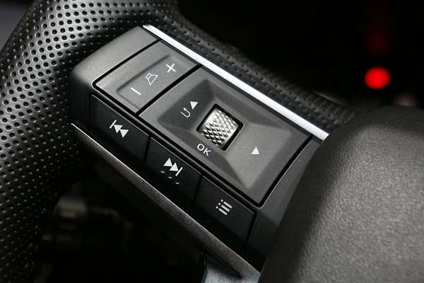 2024 Mitsubishi Outlander LS ZM