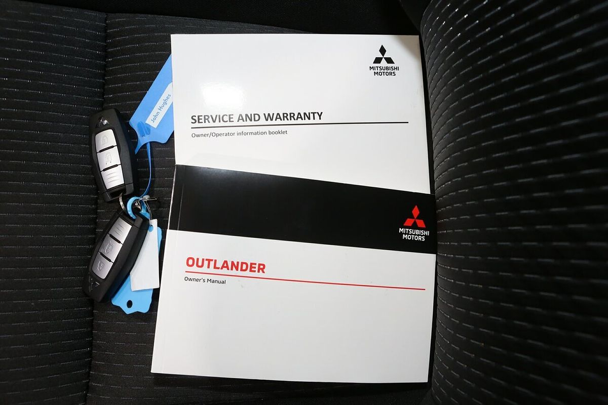 2024 Mitsubishi Outlander LS ZM