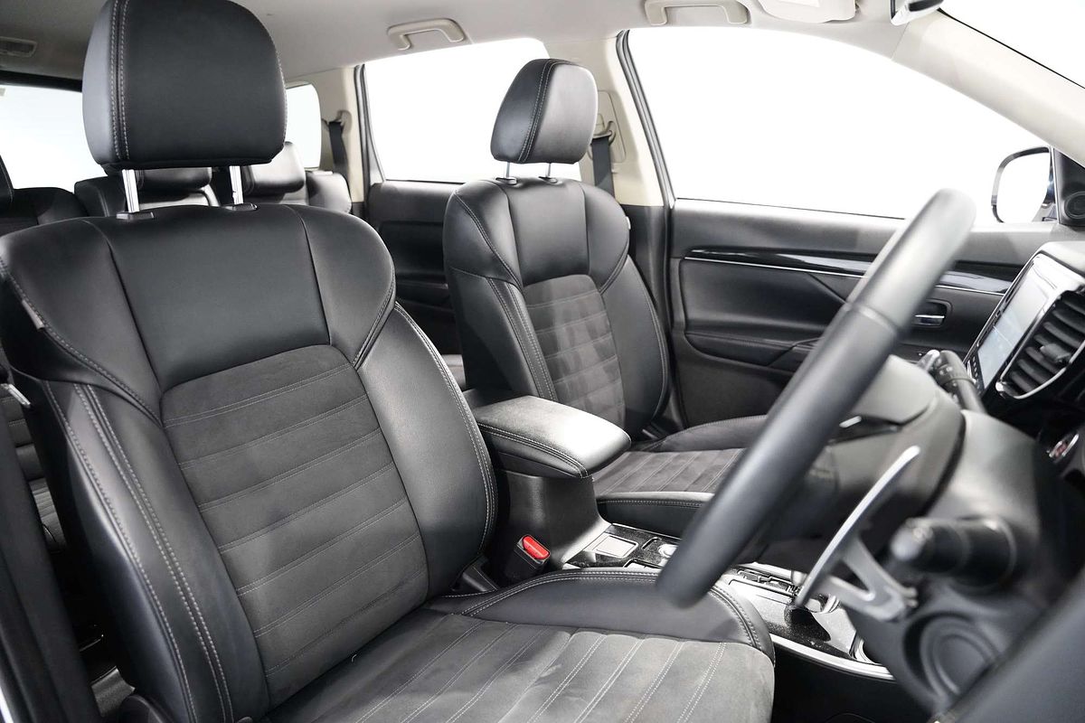 2020 Mitsubishi Outlander LS ZL