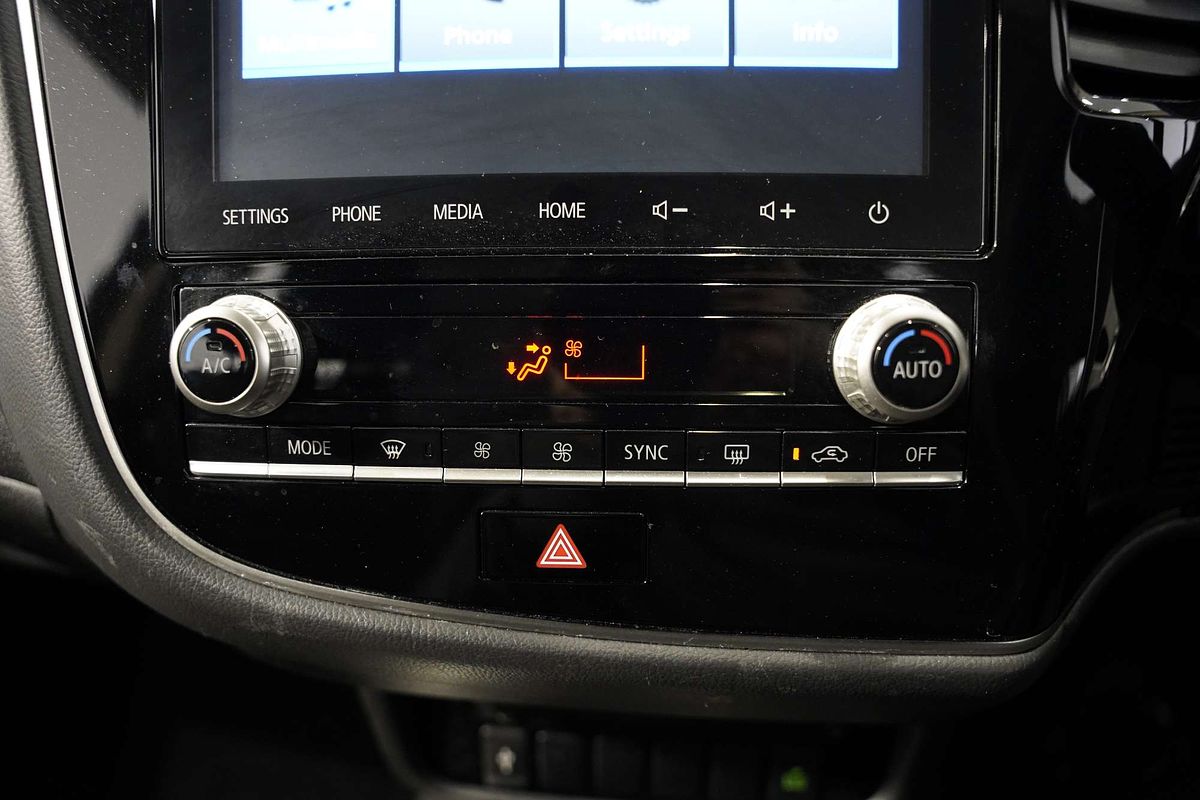 2020 Mitsubishi Outlander LS ZL