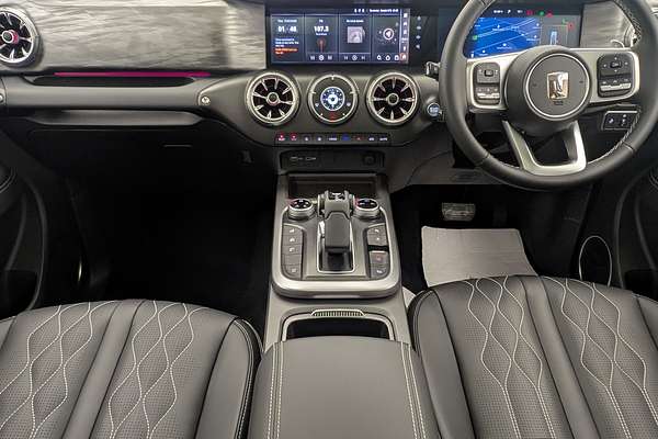 2025 GWM Tank 300 Lux P01