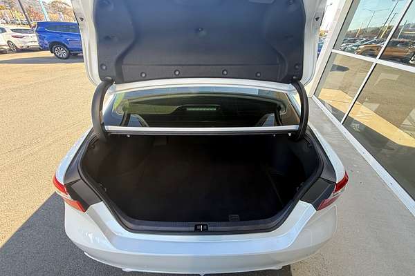 2020 Toyota Camry Ascent Sport AXVH71R