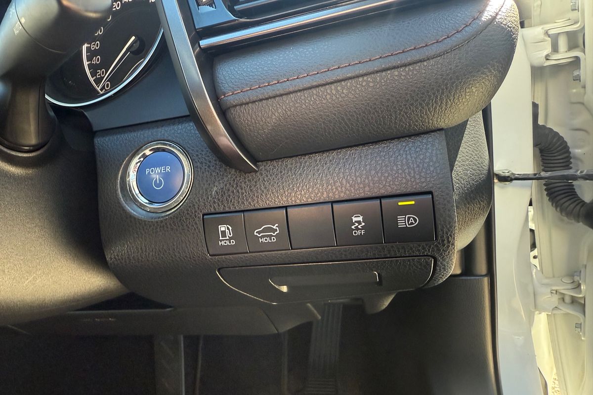 2020 Toyota Camry Ascent Sport AXVH71R