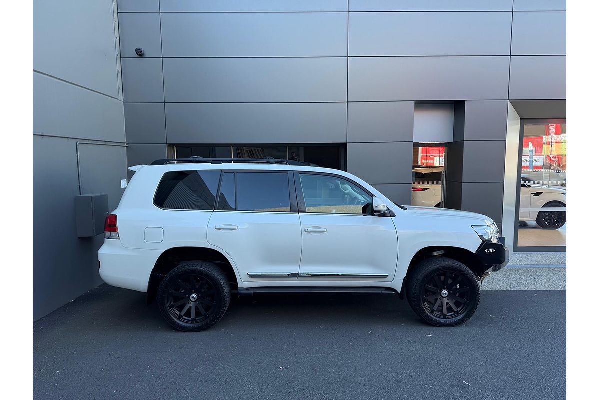2017 Toyota Landcruiser Sahara VDJ200R