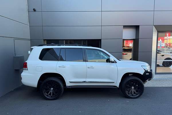 2017 Toyota Landcruiser Sahara VDJ200R