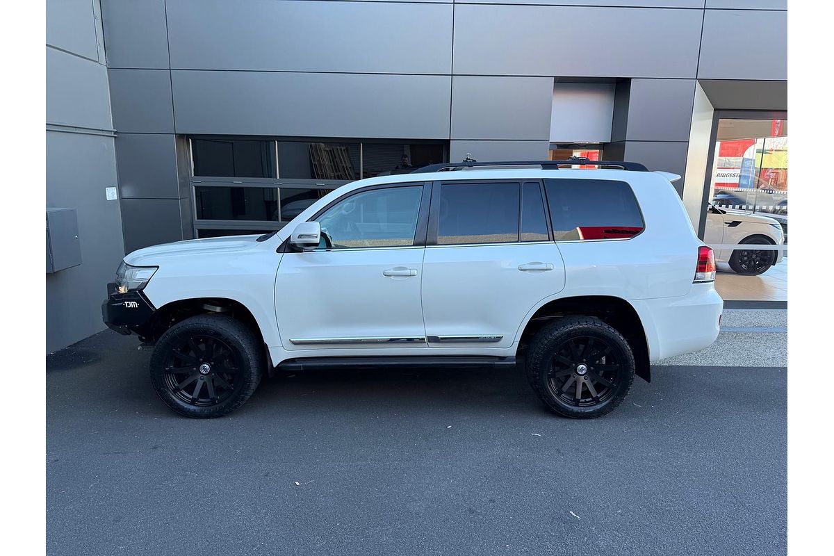 2017 Toyota Landcruiser Sahara VDJ200R