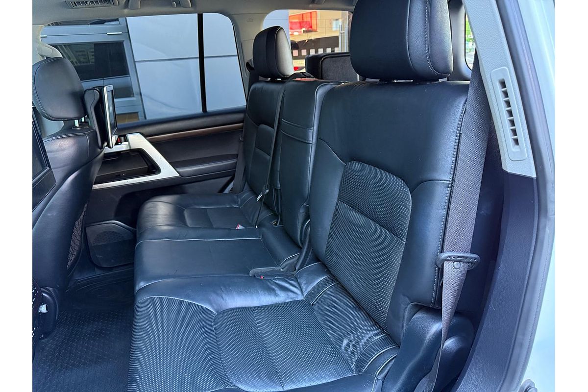 2017 Toyota Landcruiser Sahara VDJ200R