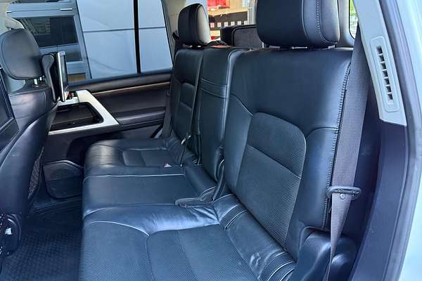 2017 Toyota Landcruiser Sahara VDJ200R