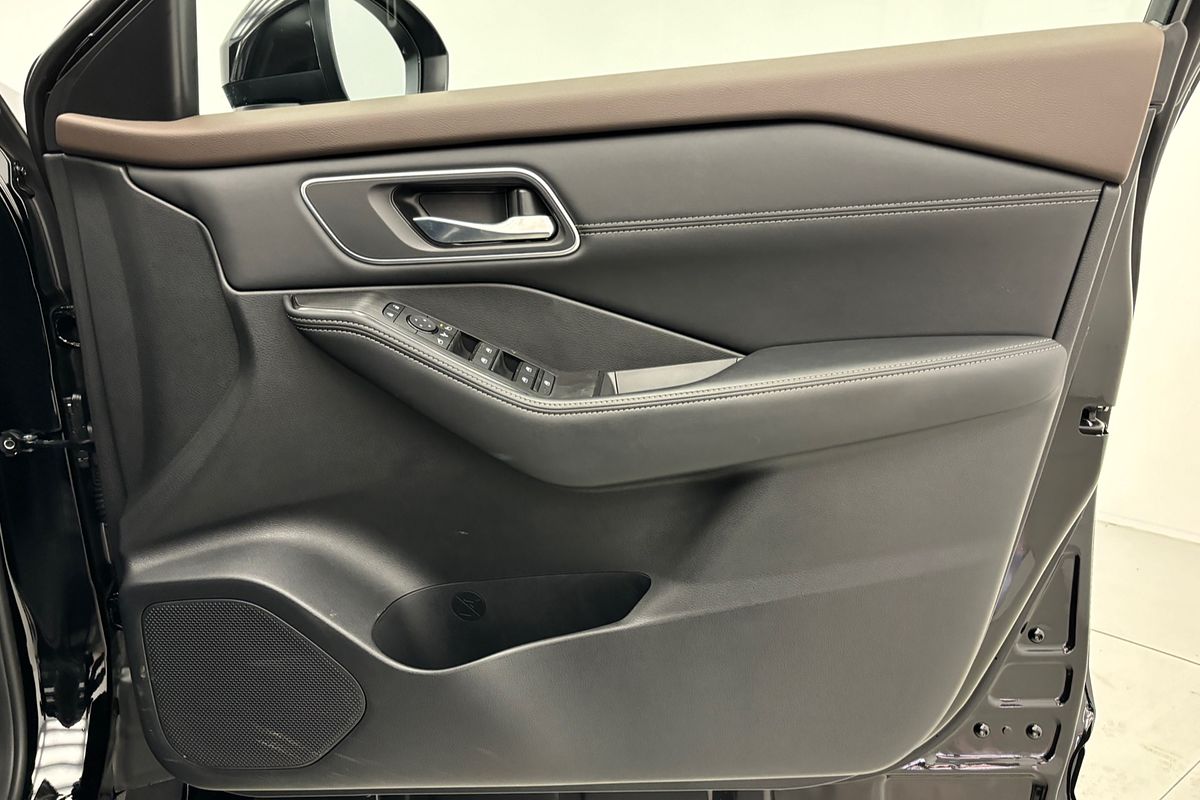2024 Nissan X-TRAIL ST-L T33