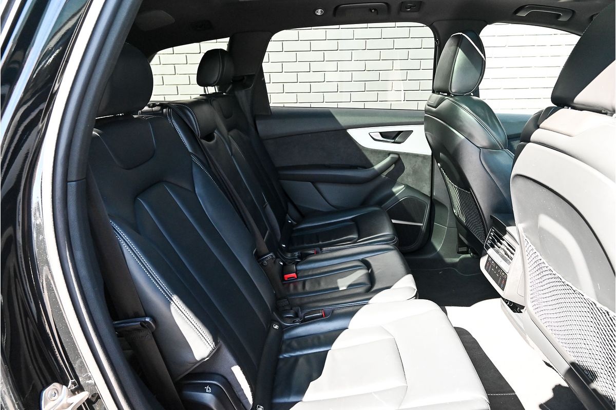 2022 Audi Q7 55 TFSI S line 4M