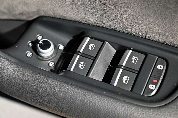 2022 Audi Q7 55 TFSI S line 4M