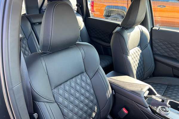 2025 Mitsubishi Outlander ES ZM