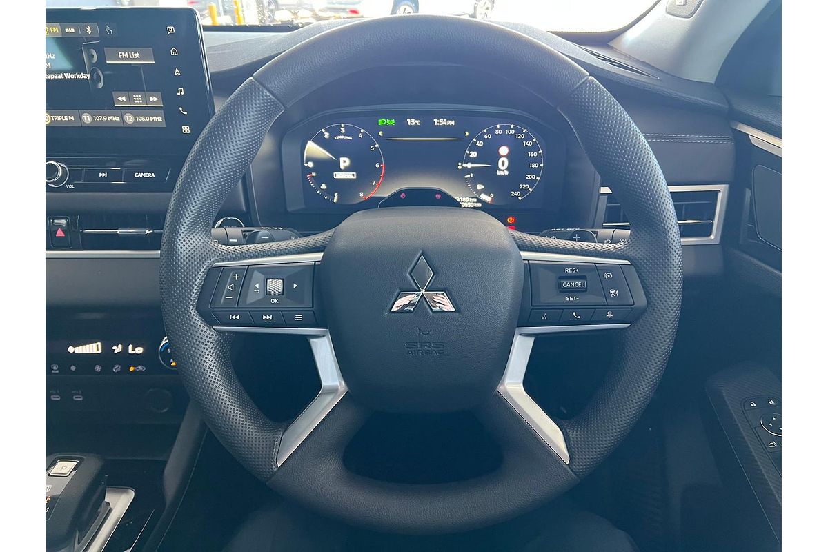 2025 Mitsubishi Outlander ES ZM