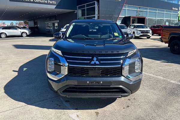 2025 Mitsubishi Outlander ES ZM