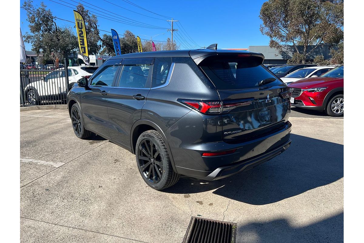 2025 Mitsubishi Outlander ES ZM