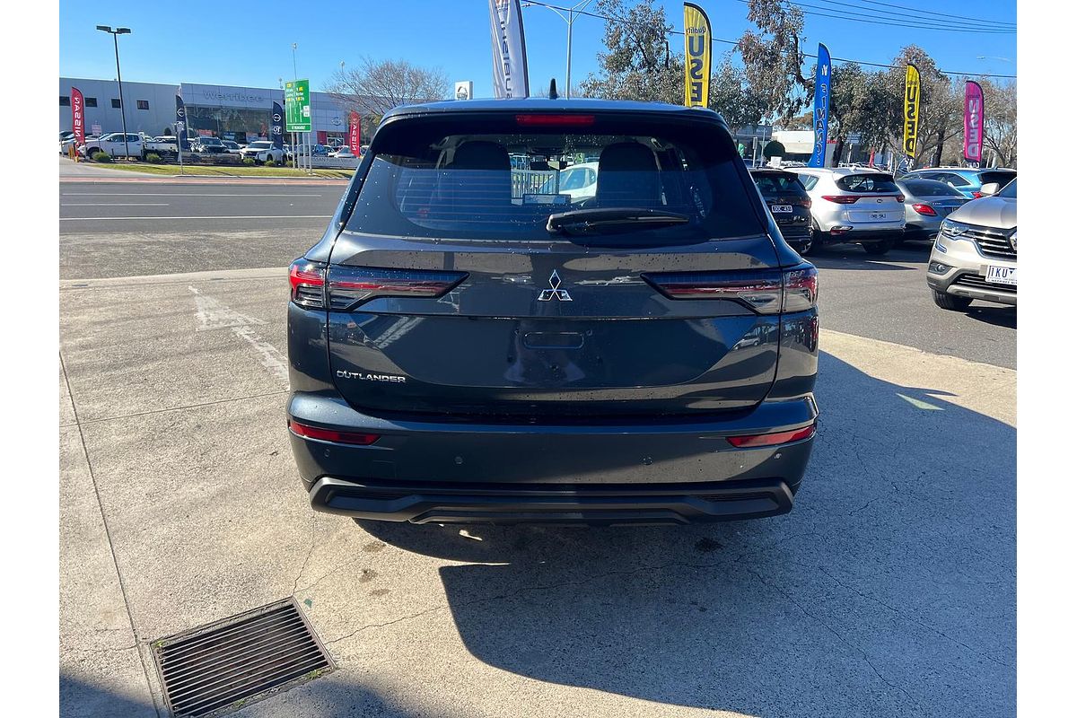 2025 Mitsubishi Outlander ES ZM