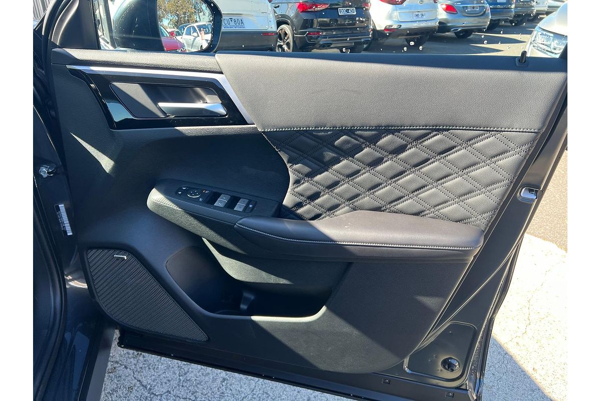 2025 Mitsubishi Outlander ES ZM