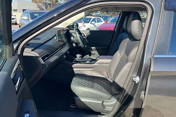 2025 Mitsubishi Outlander ES ZM