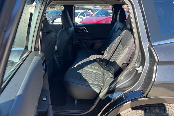 2025 Mitsubishi Outlander ES ZM