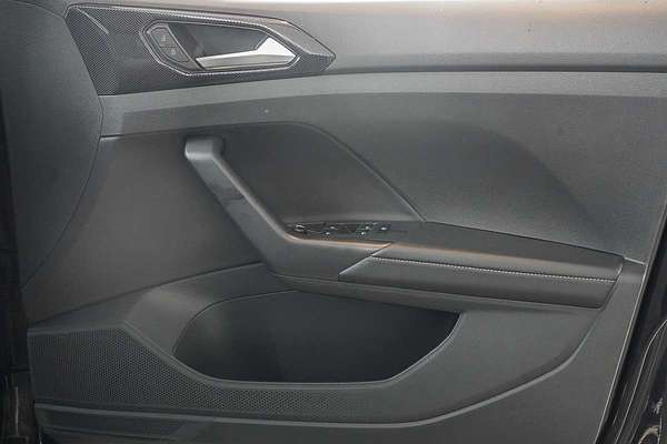 2025 Volkswagen T-Cross 85TSI R-Line D31