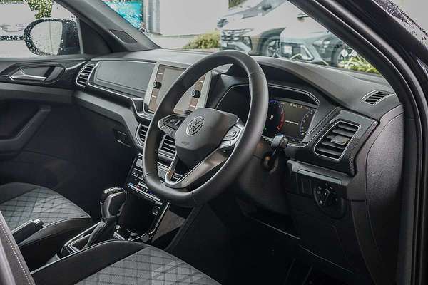 2025 Volkswagen T-Cross 85TSI R-Line D31