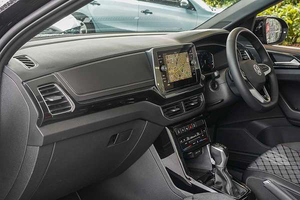 2025 Volkswagen T-Cross 85TSI R-Line D31