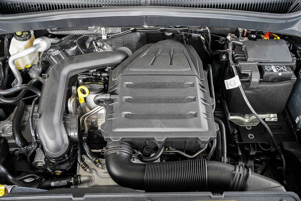 2025 Volkswagen T-Cross 85TSI R-Line D31