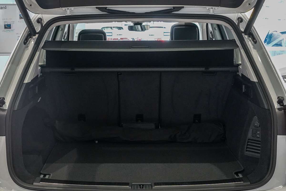 2025 Volkswagen Touareg 210TDI Elegance RC