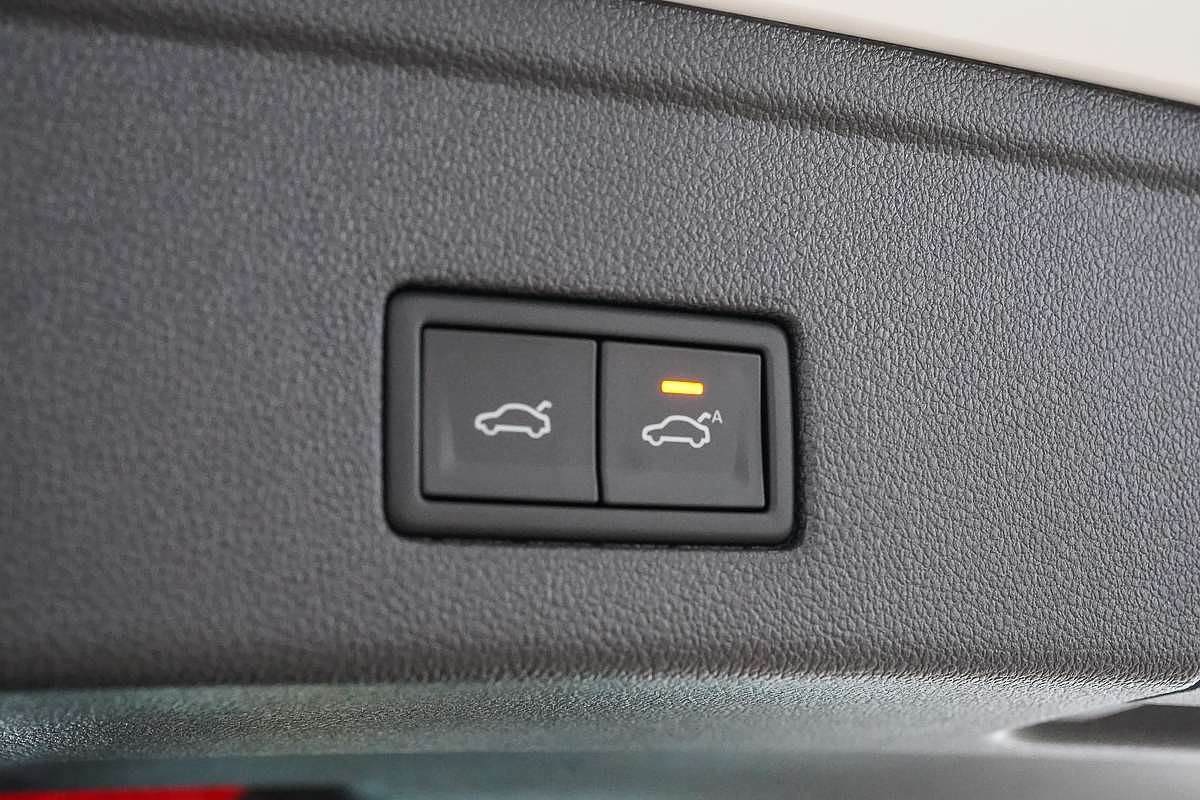 2025 Volkswagen Touareg 210TDI Elegance RC