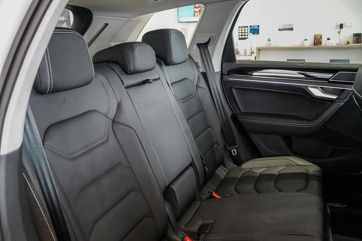 2025 Volkswagen Touareg 210TDI Elegance RC