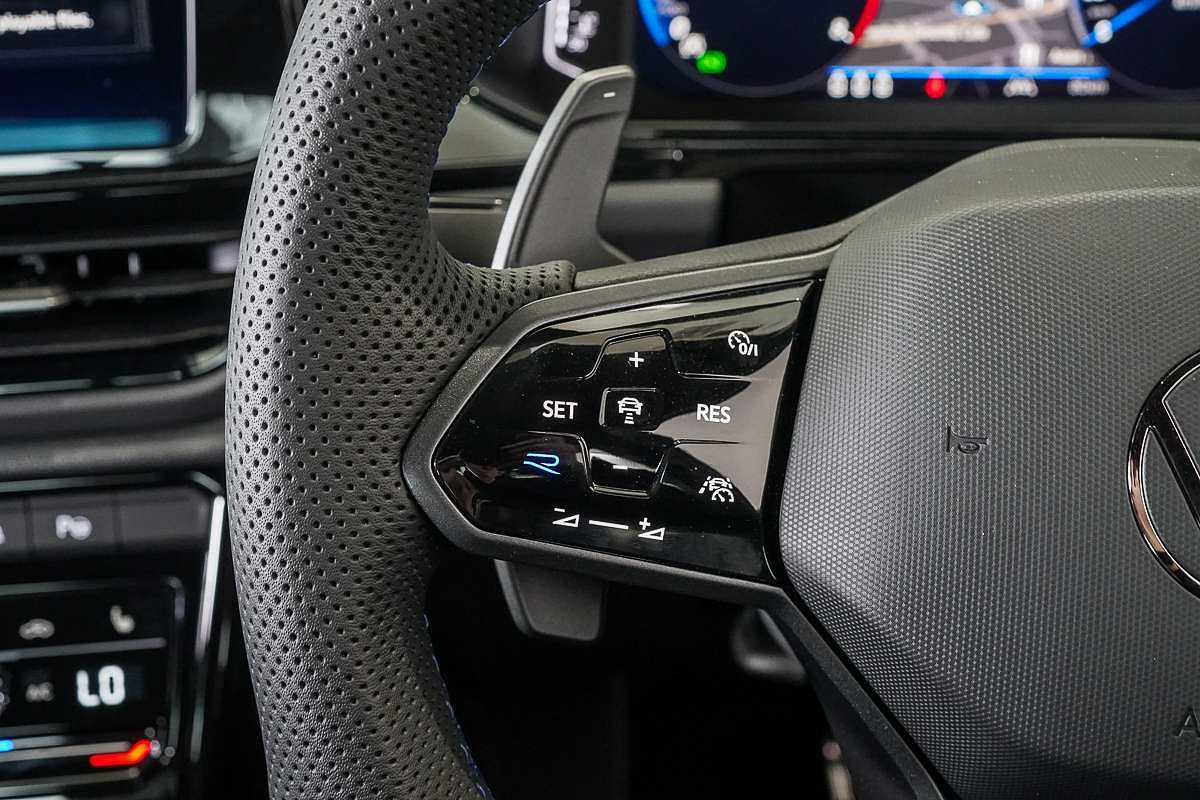 2025 Volkswagen T-Roc R Wolfsburg Edition D11