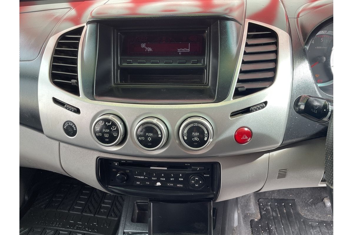 2011 Mitsubishi Triton GLX-R MN 4X4