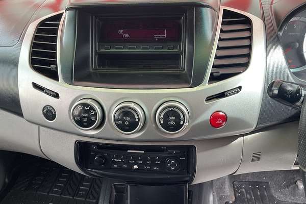 2011 Mitsubishi Triton GLX-R MN 4X4