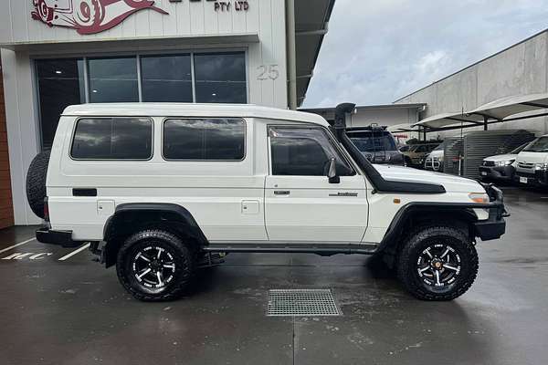2012 Toyota Landcruiser GXL Troopcarrier VDJ78R
