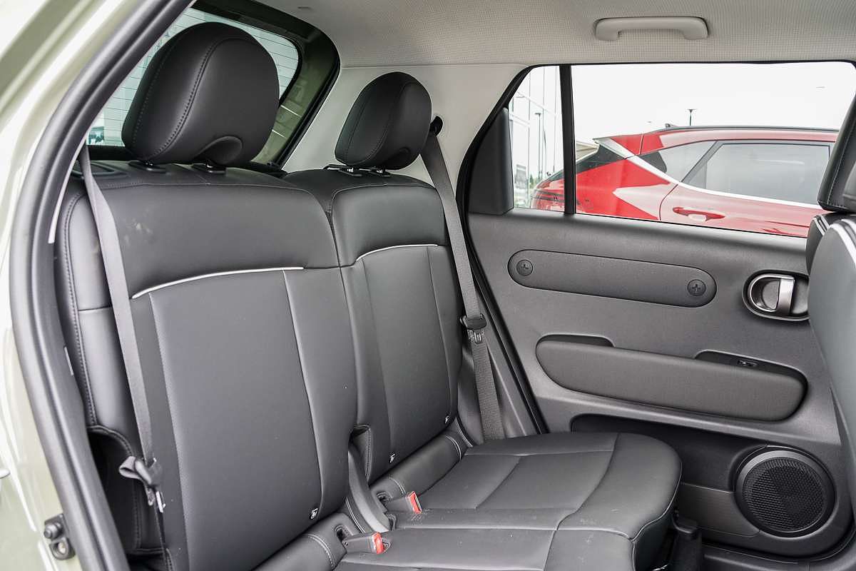 2025 Hyundai INSTER Cross AX.V1